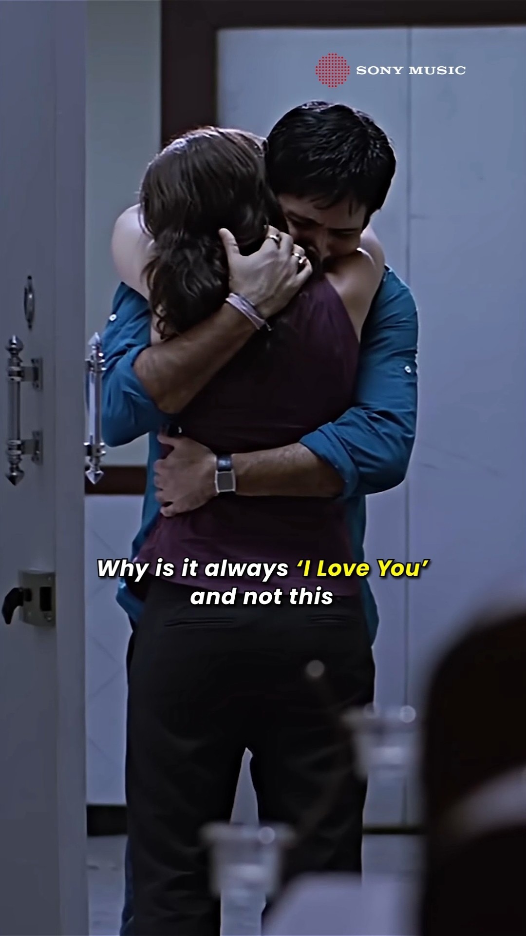 Catching feelings with every note. ?? #emraanhashmi #sohaalikhan #romantichindisongs #tumile
