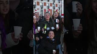 #Villancico en la Puerta del Sol durante las #preuvas en #Madrid | #shorts #people #newyear #spain