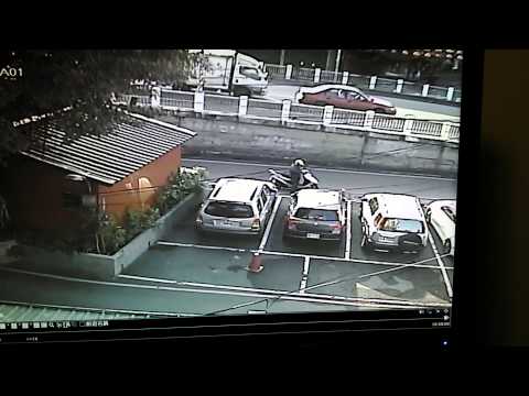 聖誕砸車男