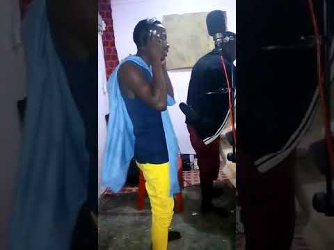 Nyimbo Mpya Ya Mochriss Na Samuel Mandev Ndani Ya Seblo Studio