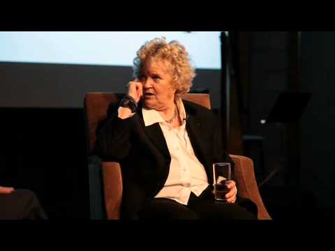 Video: Brenda Fricker: Tiểu Sử, Sự Nghiệp, Cuộc Sống Cá Nhân