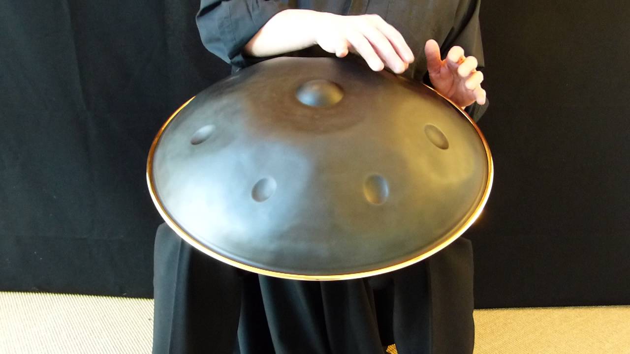 Handpan Endro par Ederod, fabricant français de handpan - Gamme Ré mineur