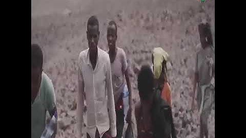 Băng qua sa mạc nhiệt độ cao 50°c, Mặc cho số phận vì miếng ăn