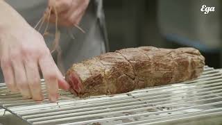 Как приготовить говядину «Веллингтон» | Мастер-класс Михаила Жугина, шеф-повара ресторана Rake