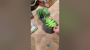 Dino Crunch by Goliath