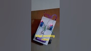Edge avoiding robot #automobile #youtubeshorts