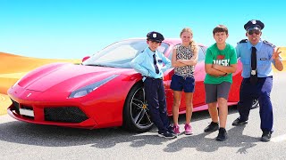 Jason Play Detectives in Ferrari and help a lady