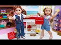 Doll buys present for best friend! Play Dolls