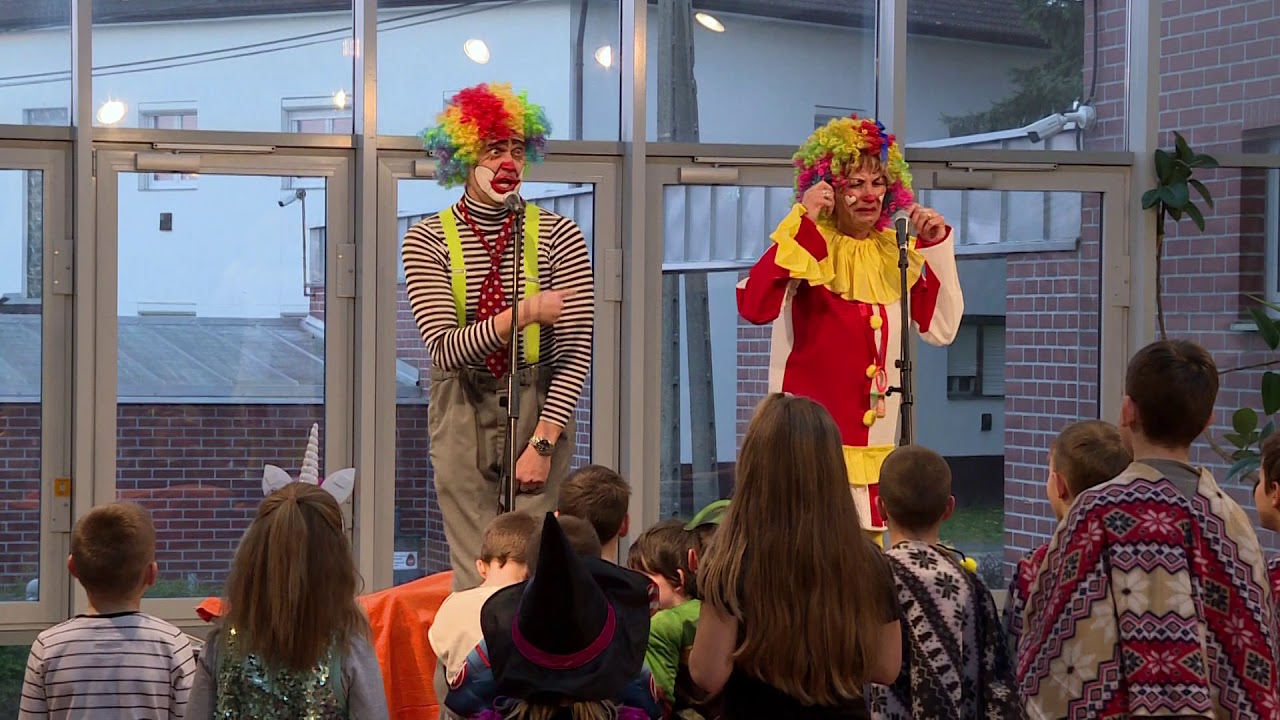 Farsangi zenés gyermekműsor bohócokkal a művelődési központban • 2020