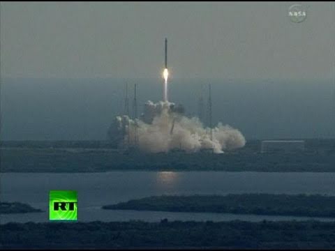 Video of SpaceX Falcon 9 Dragon Capsule Launch for NASA