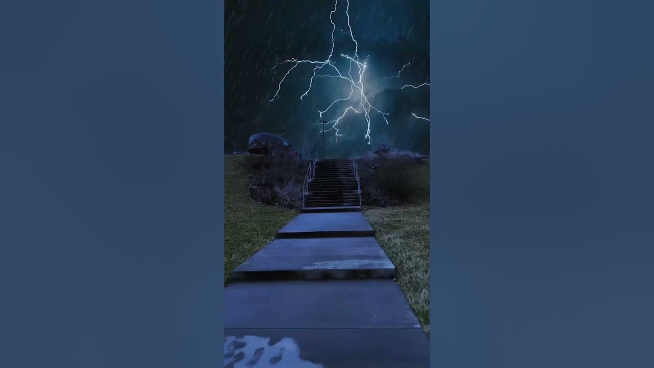 Lightning strike ! #lightningstrike #thunder #nature #love #life #sky #moon #newsong #beautiful