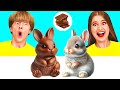 チョコレートの食べ物 vs 本物の食べ物のチャレンジ | キッチンでの面白い状況 Happy Funny