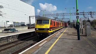 Rush Hour Trains at: Milton Keynes Central, WCML, 21/04/23