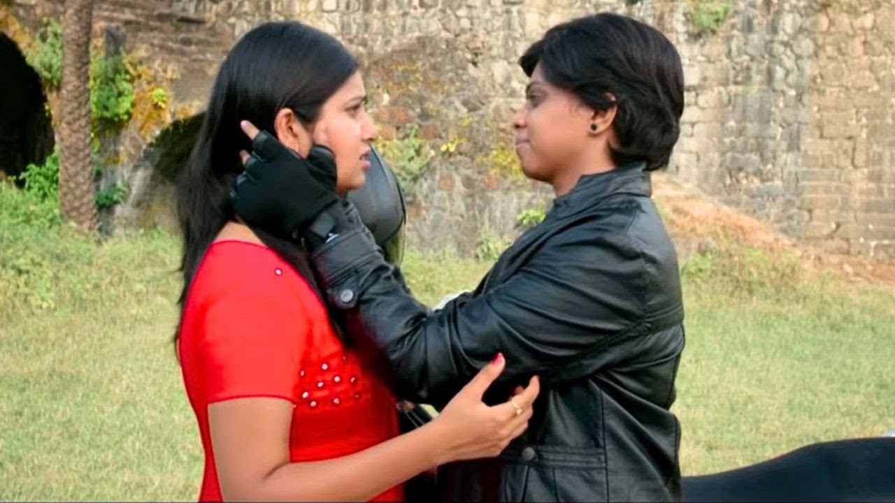 तू माझी झाली नाहीस तर कोणाचीच होऊ शकत नाहीस - Emotional Scene - Prajakta Mali Movie Scene