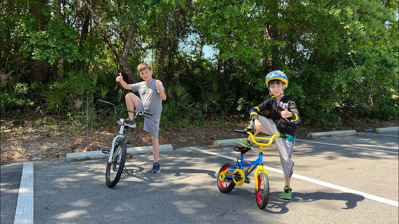 ลูกครึ่งไทย อเมริกัน หัดขี่จักรยาน 5 yr boy riding a bike without
