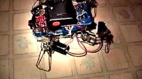 BEAM 8 motor, 4 leged walking robot "Spyder" pt.2 | by Richard Piotter (Vintage Video)