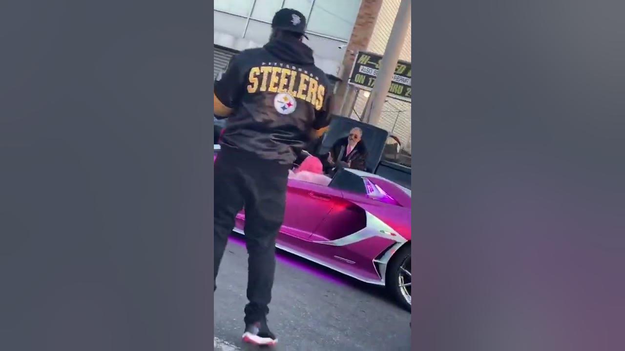 Nicki Minaj Pull Up In The Monster pull up in the monster, automobile gangsta Nicki Minaj Spotted in New