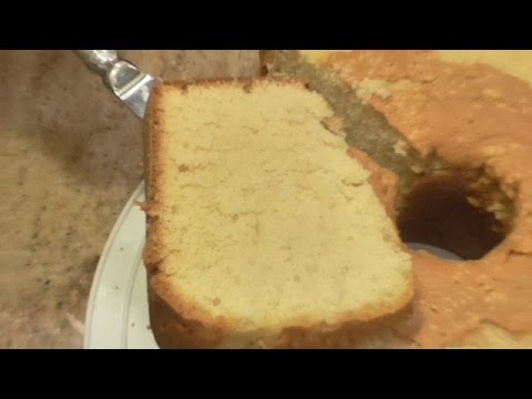 Easy Sour Cream Pound Cake