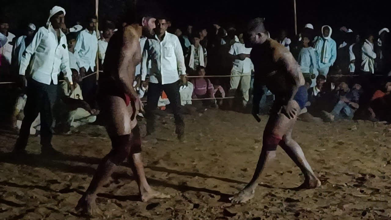 पै.विजय वारा(वाशीम VS पै.सागर महुळकर(जामखेड)कुस्ती मैदान बन जिल्हा(हिंगोली)