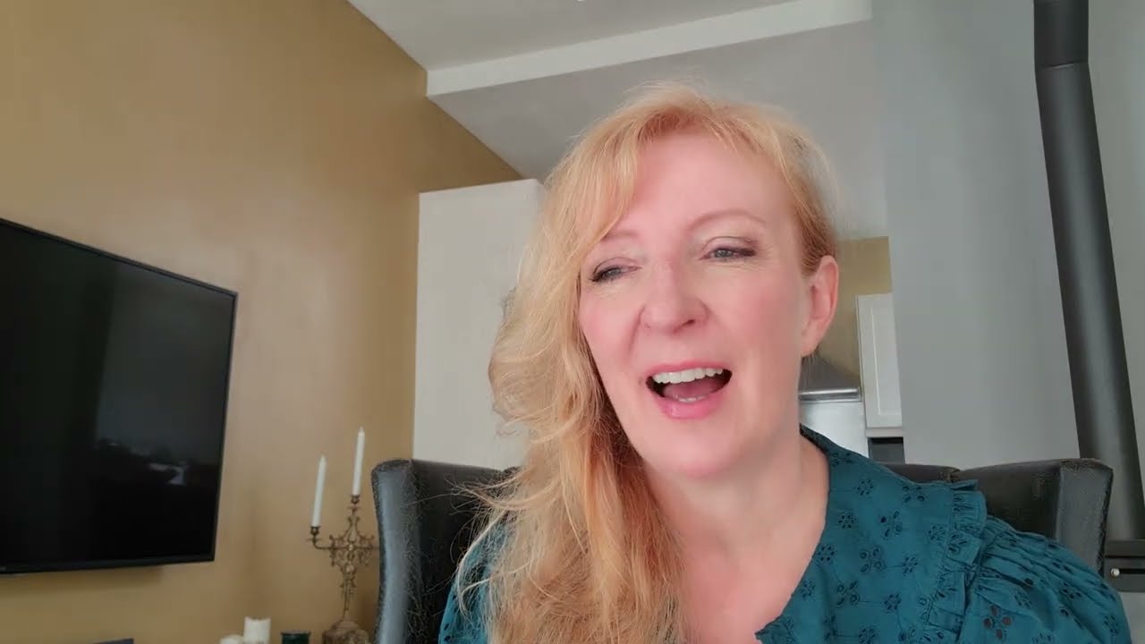 Aquarius August 2022 horoscope