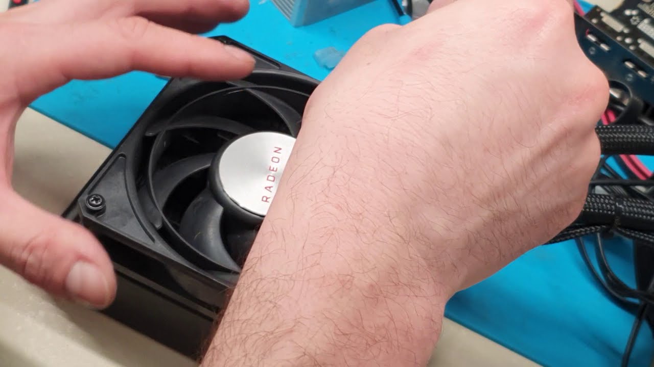AMD Radeon RX VEGA 64 LIQUID COOLING ремонт вентилятора.