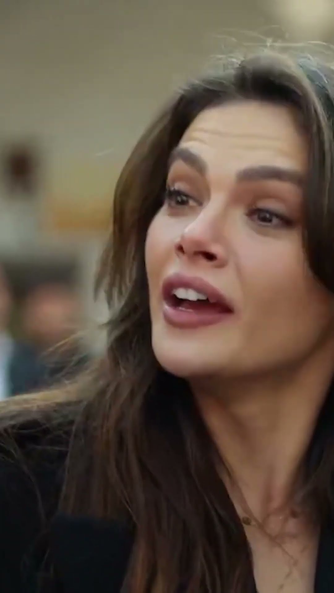 Uzak Şehir 12. Bölüm 3. Fragman | Alya, Cihan'a rağmen kaçacak mı? #UzakŞehir #Shorts