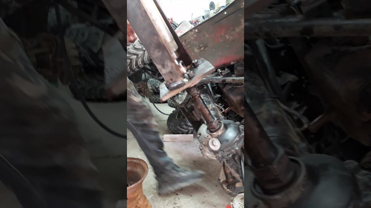 Honda fourtrax 300 fw 96 stuck wheel hub removal 3(1) YouTube