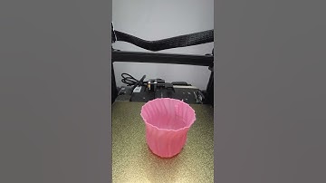 3D printing time lapse of a vase