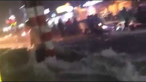 Lũ càn quét Sài Gòn :D