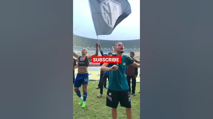 ciro Alves asik sekali bernyanyi bersama Bobotoh Persib Bandung #shorts #persib