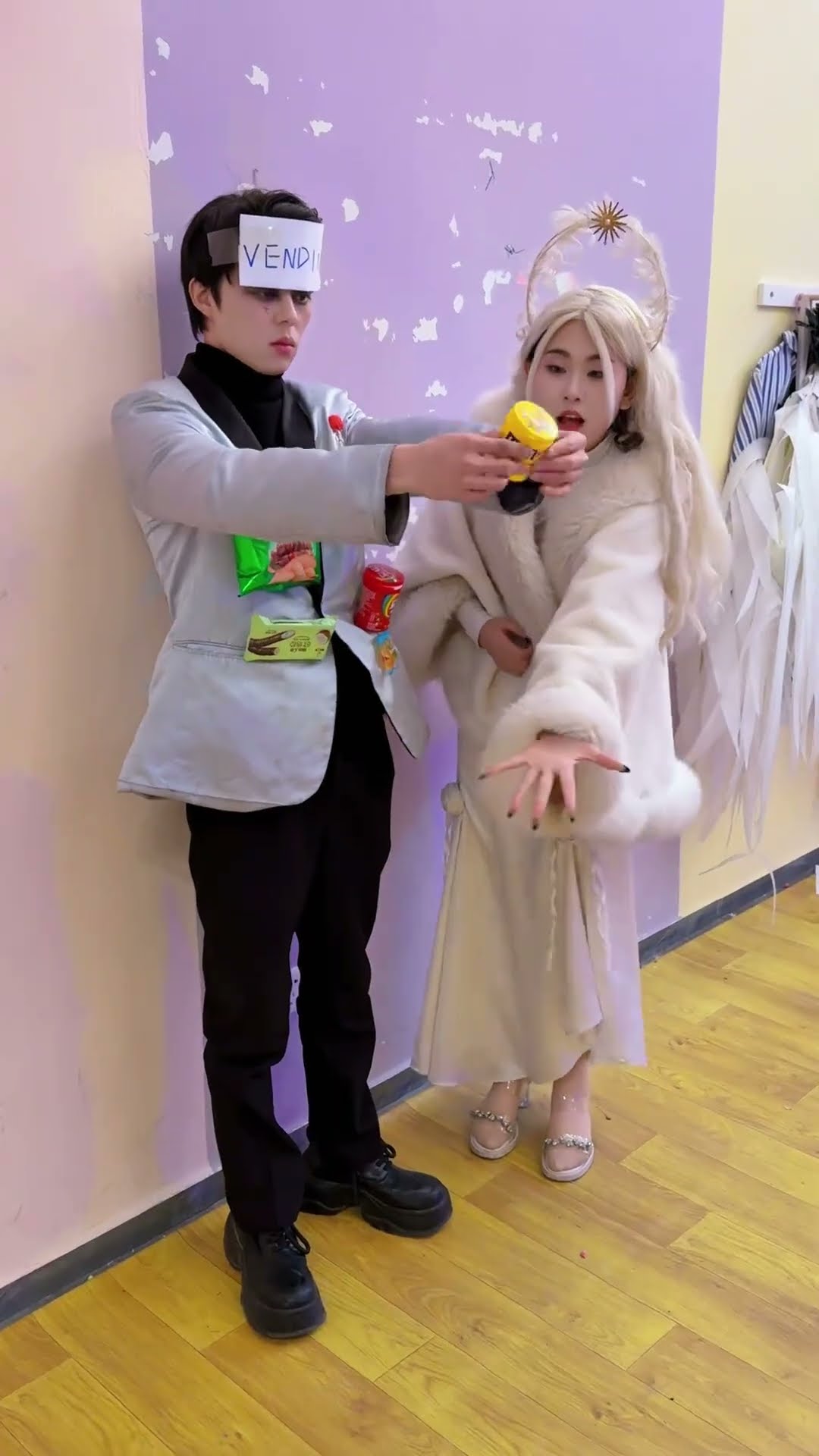 Joker vending machine, it turns out that an angel's kiss can also be used for payment #Joker #Angel