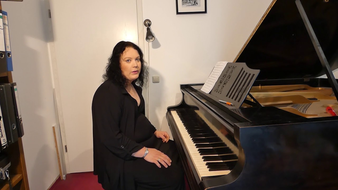 Amy Protscher Explains the Jazz Piano Style of Dave McKenna - YouTube