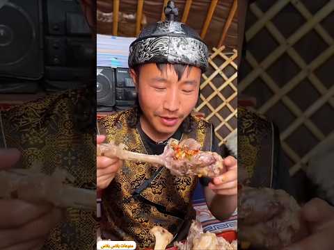 أبى شنابة وولده شبشبه يأكلون لحم الكتف   