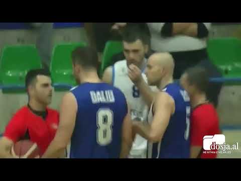 Dosja.al - PAMJE SKANDALOZE/ Basketbollisti i Tiranës dhunon me grushte arbirtin e ndeshjes