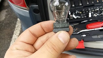 2007 Saturn Outlook XR Tail Light (Bulb) Replacement