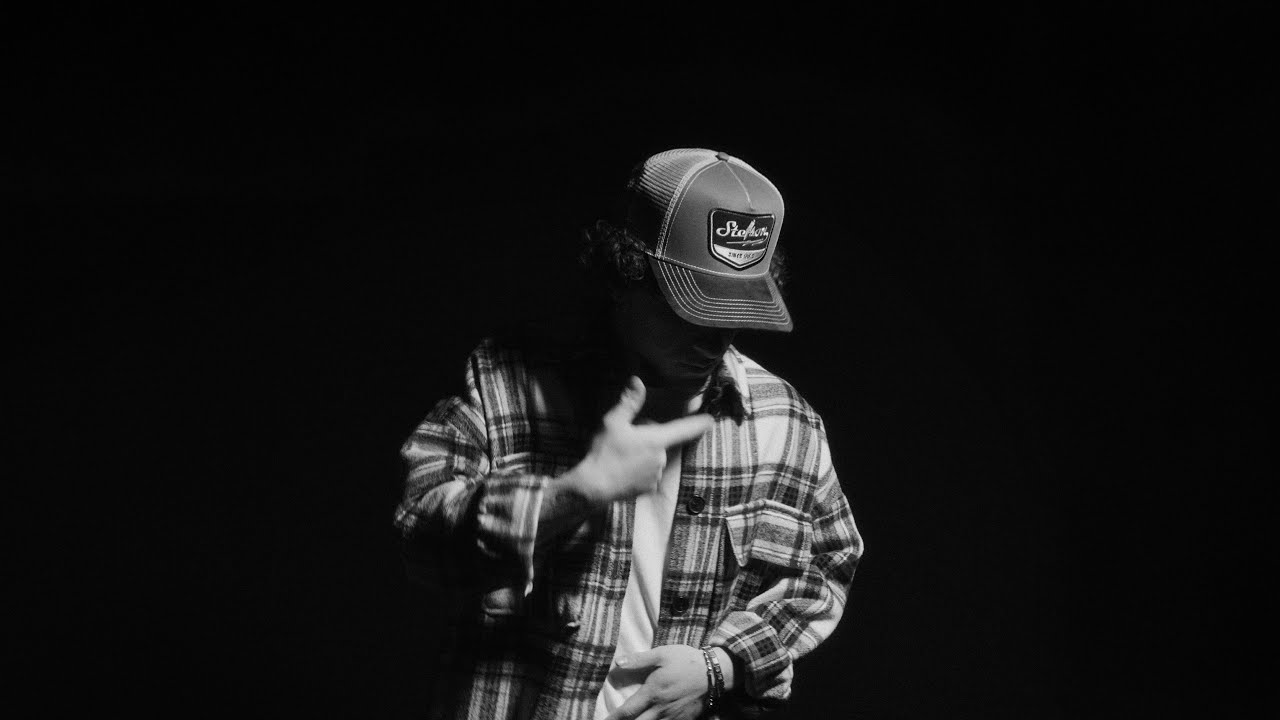 Watch EMME - GENTLEMAN (Visual Video) on YouTube Watch EMME - GENTLEMAN (Visual Video) on YouTube