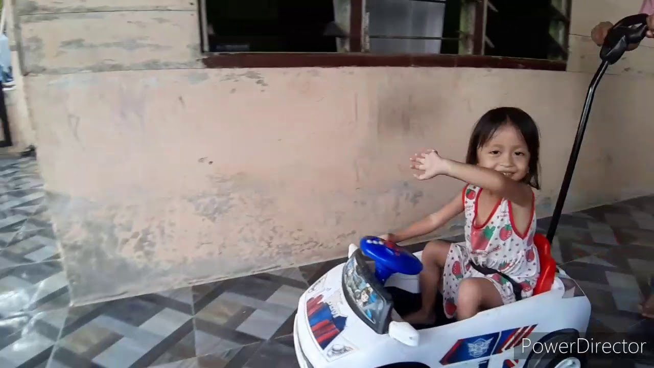 Bermain Dengan Mobil  polisi  dan Sepeda Anak  Anak  Play With 