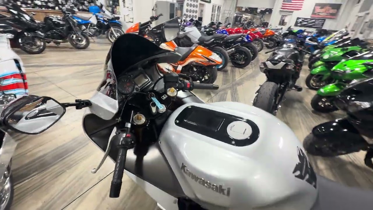 【12月】クロム 2004 Kawasaki ZX-12 (Preowned) 11,222 Miles - $5,950 STOCK #2716