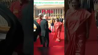 Putin shakes hands with Indian Guard! ❤️ #shorts#globalnews #news #viralnews