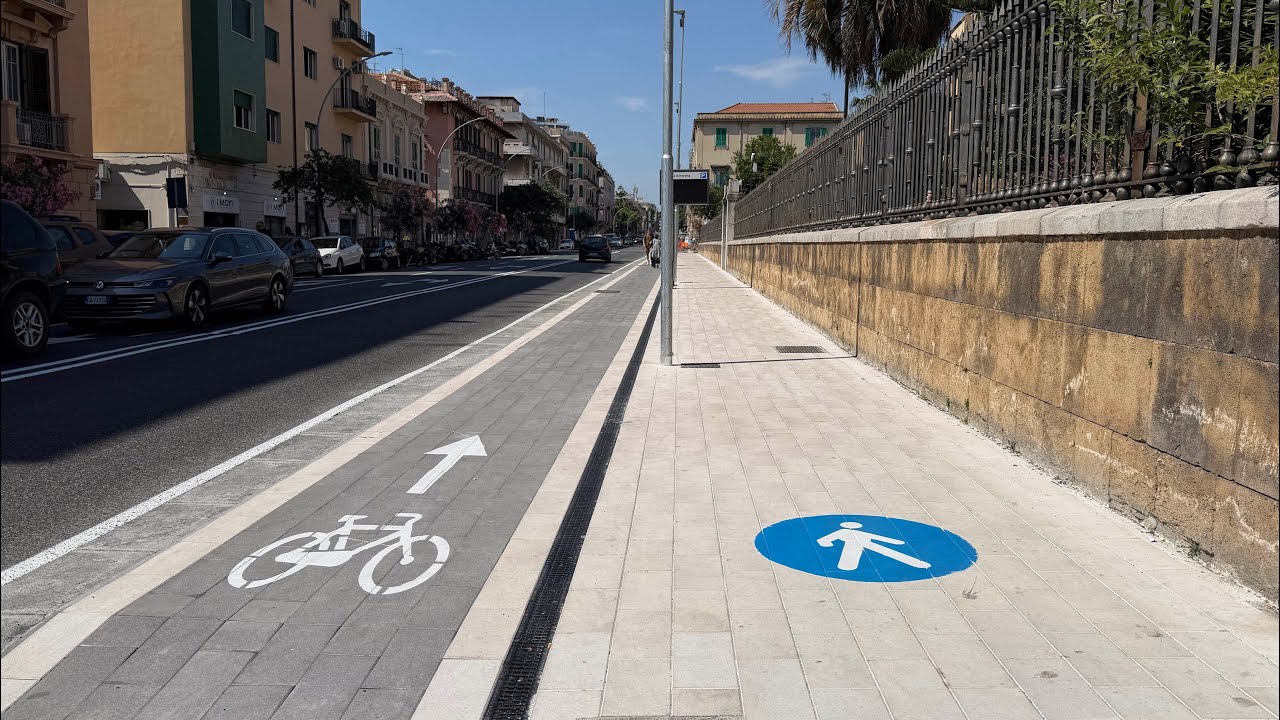 Via Cesare Battisti, completato il primo tratto di pista ciclopedonale