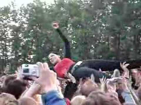 Silbermond LIVE - Steffi beim Stagediving
