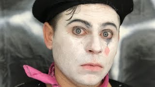 VR 360 Mime Rap Battle with Freedom Snatch
Put on your VR goggles and become part of the action as five mimes rap battle their way to ultimate supremacy!
Featuring galaxy-renowned improv team FREEDOM SNATCH
Andy Goldenberg
Cameron Fife
Mark Gagliardi
Tommy ORourke
Jimmy Guidish
Director of Photography: Noel Maitland
Hair/Makeup: Jasmine Min
Sound: Victoria Carrillo
Wardrobe: Megan Lian
PA: Stephen Moffatt
Music: Chicken by Allison Jayne VR 360 Mime Rap Battle with Freedom Snatch