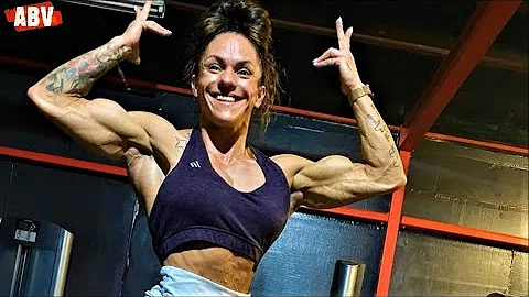 FEMALE BODYBUILDER PAMELA, FBB MUSCLE, GYM WORKOUT