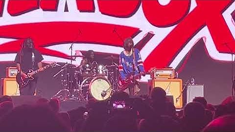 The Paradox - No Strings Attached @ KROQ Almost Acoustic Christmas 2025