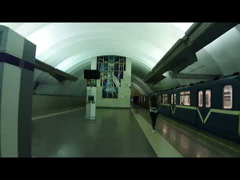 Video: Unterirdischer Start: Metrostation Chkalovskaya in St. Petersburg