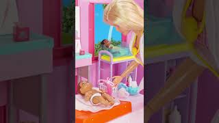 BARBIE CUIDA A LOS BEBES 👩🏼‍⚕️ FAMILIA BARBIE 👶🏽 👶🏼 CAT JUGUETES  #catjuguetes #barbie #barbiedoll