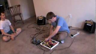 Loren Knack at Apartment Music #12 minimal electronics improvisation