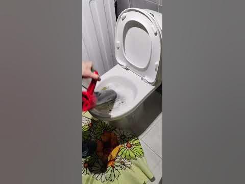 Засорился унитаз. ( Ё... твою м...ь как это просто) - YouTube