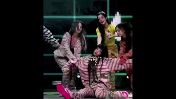 This is part of the choreo⁉️ #ILLIT #Jellyous #shorts