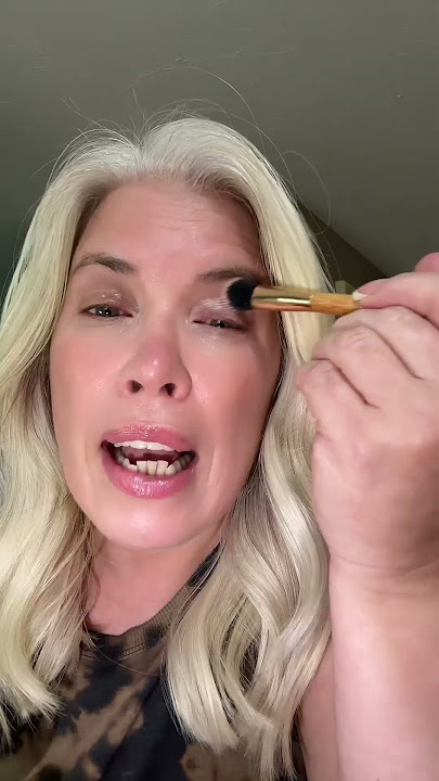 The Undereye color corrector from 10 Beauty works great on my mature skin! #matureskinmakeup